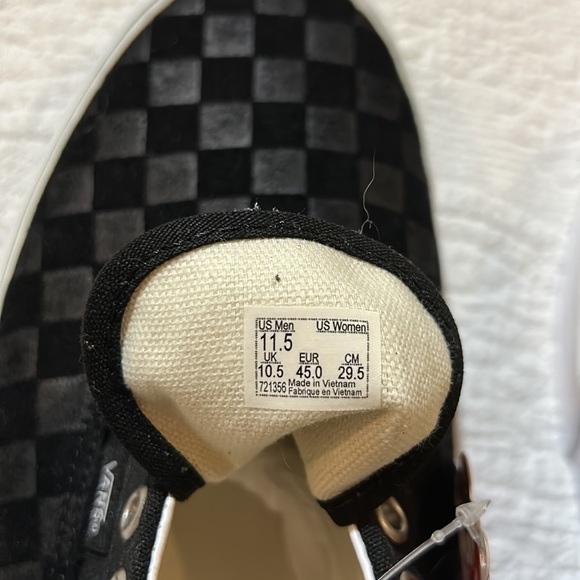 Van’s Deboss Checkerboard Era men’s 11.5. NWT - Picture 5 of 7